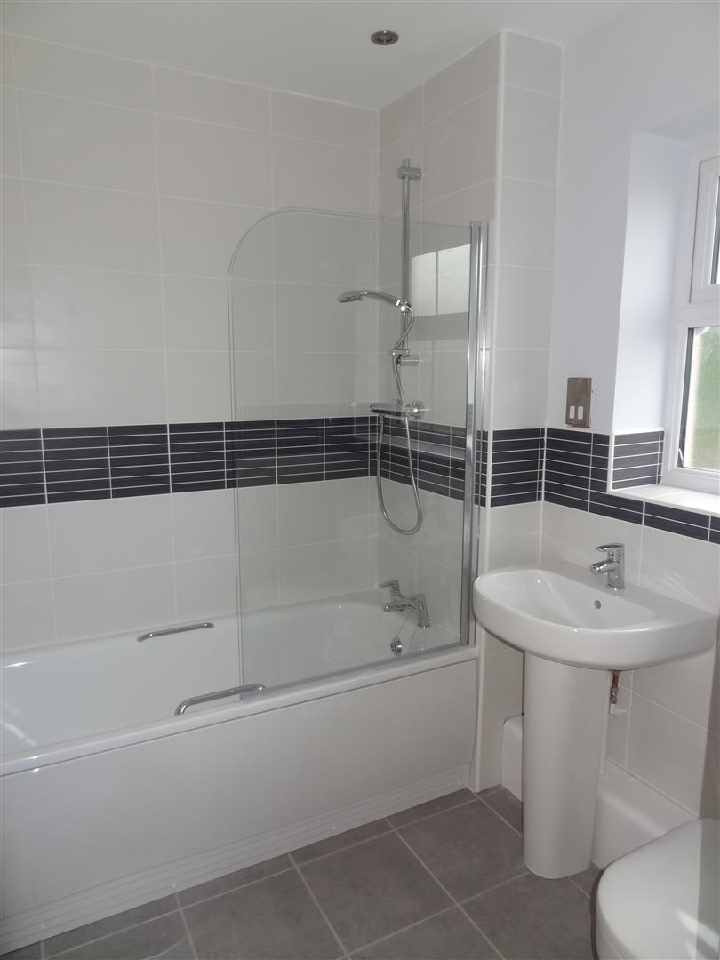 34 Rowland Court, Shrewsbury, SY2 6FP Let Agreed